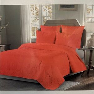 Coastal Home Vibrant Coral Full/Queen Quilt 86” X 86” NWT